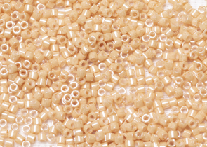 Бисер Япония MIYUKI Delica цилиндр 10/0 5 г DBM-0205 цейлон бежевый